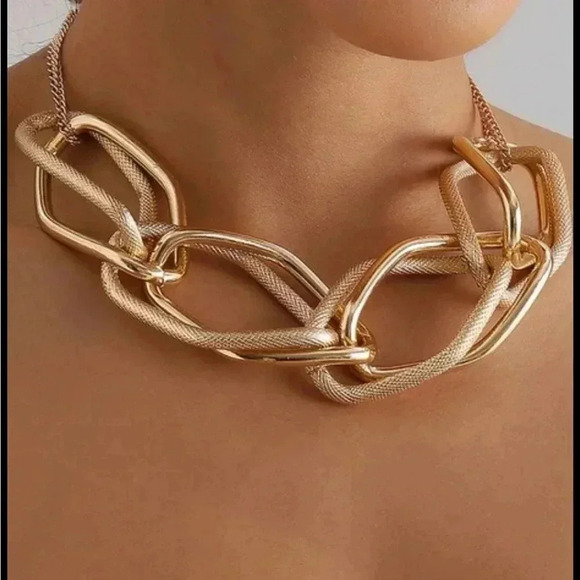 Geometric Chain Statement Piece Necklace - Picture 2 of 4